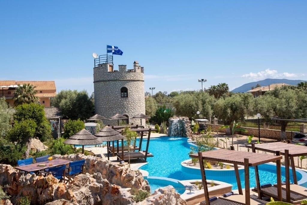 Отель Villa Elia Resort 4*