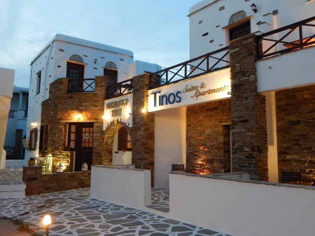 Готель Tinos Suites & Apartments 3*