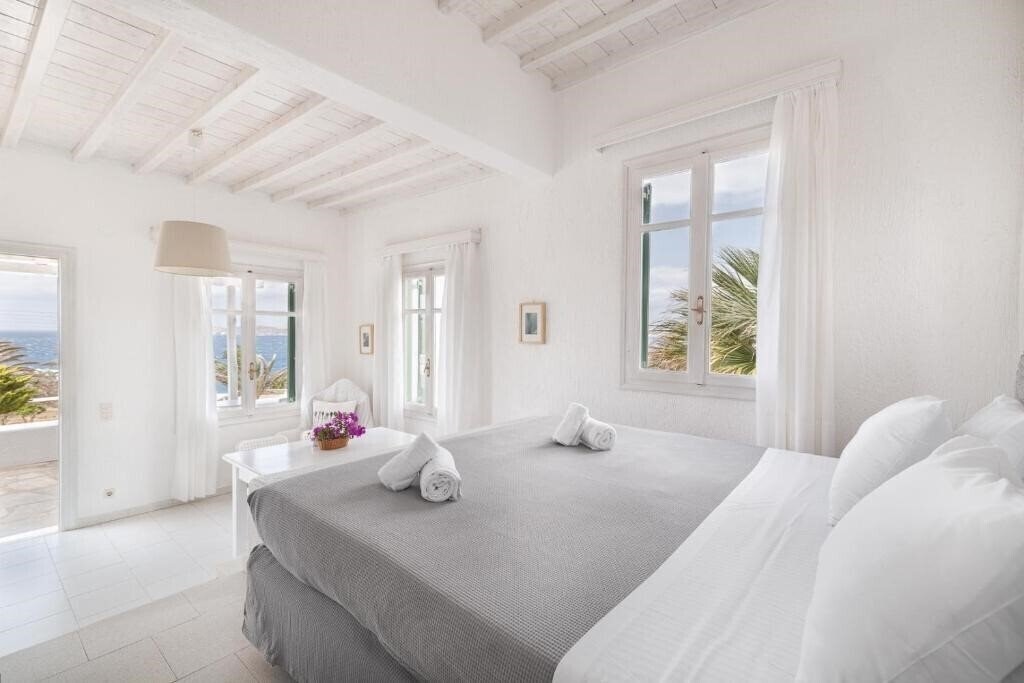 Фотография Fos Suites 3*