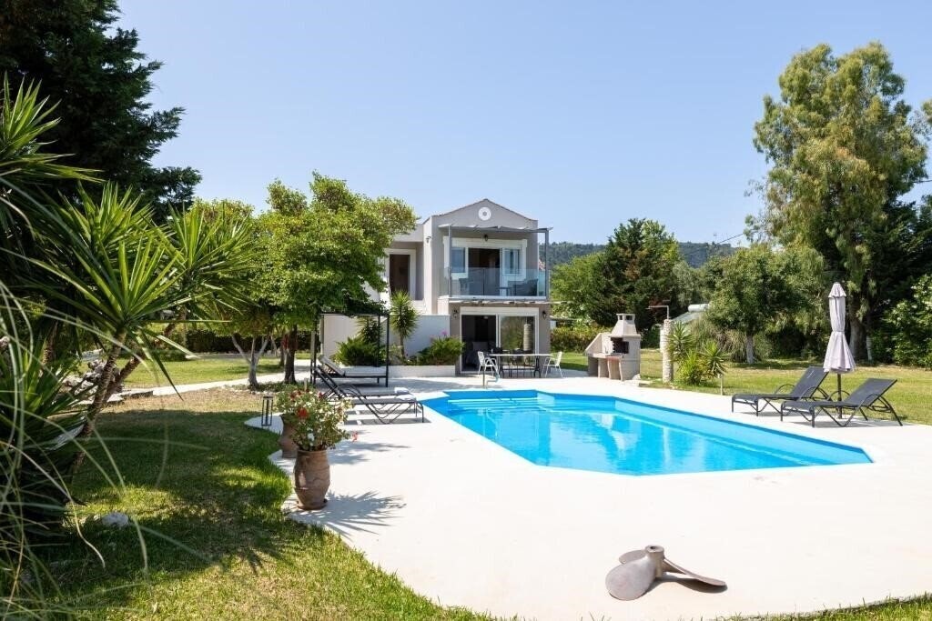 Готель Gyra Villas 3*