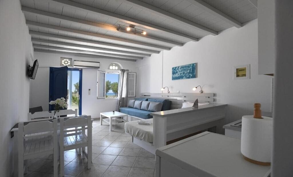 Фотографія Nostos Resort 3*