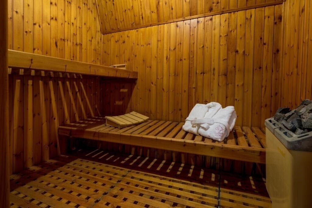 Фото Chrispy Beach Resort 4*