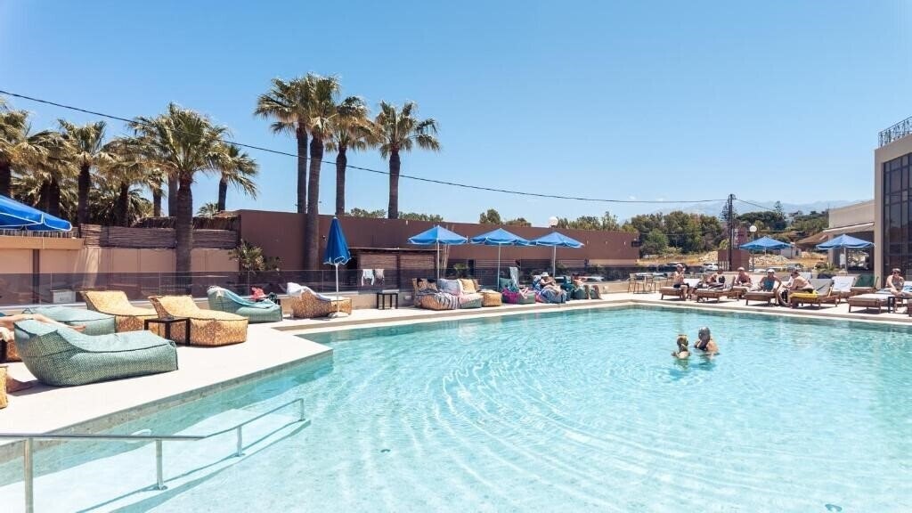 Фотография Chrispy Beach Resort 4*
