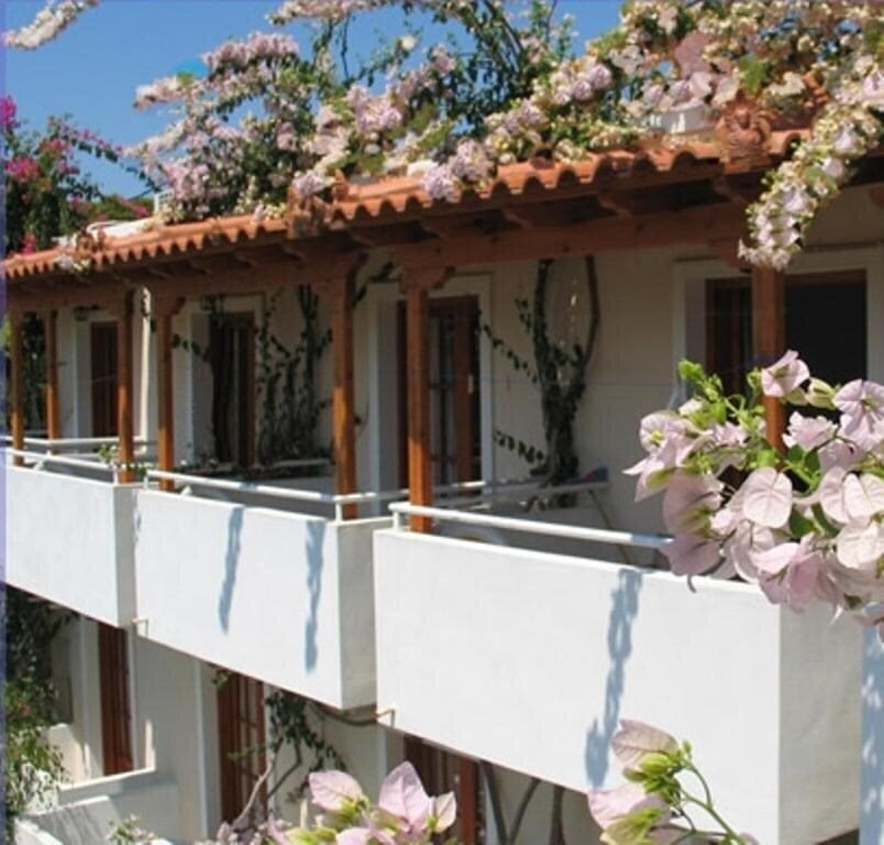 Готель Costantonia Holiday Apartments 3*