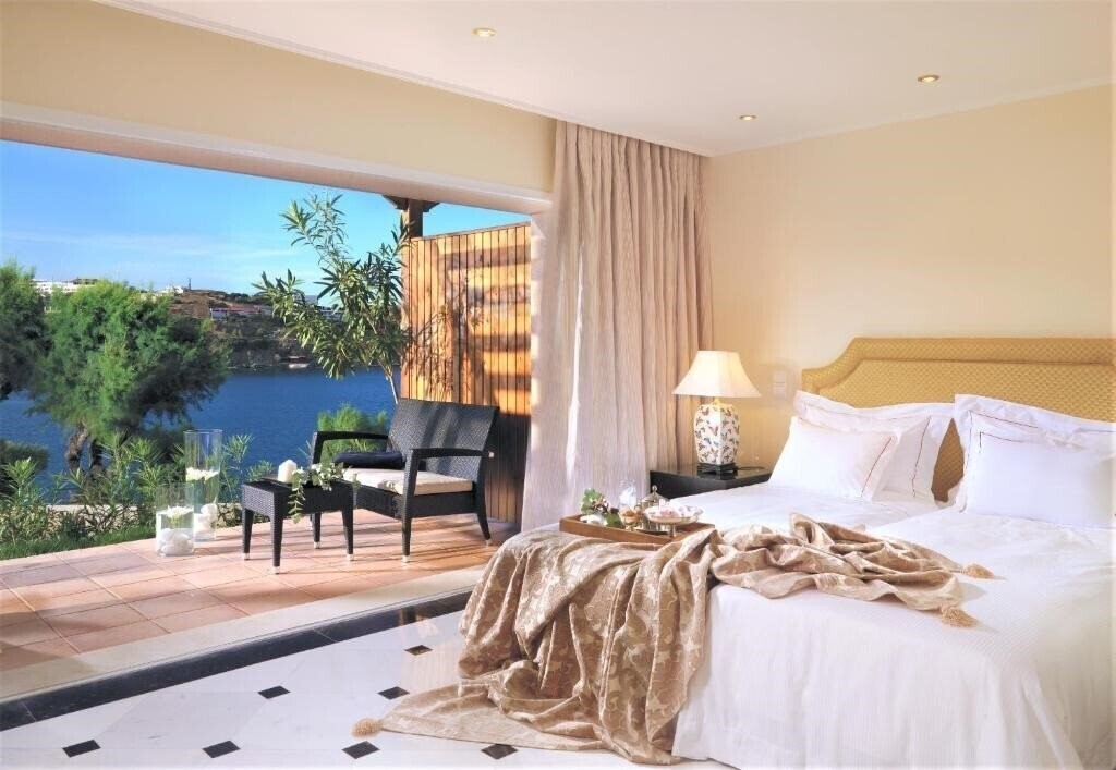 Фото Out Of The Blue Beach Resort 5*