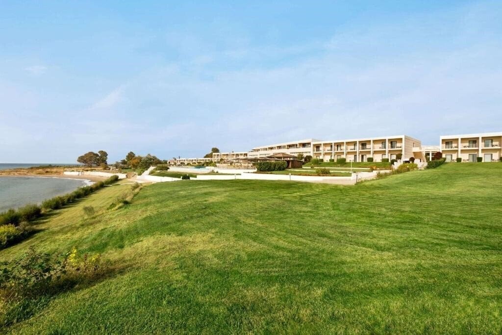 Зображення Ramada Plaza by Wyndham Thraki 5*