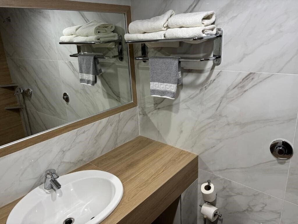 Фото Achillio Hotel Komotini 4*