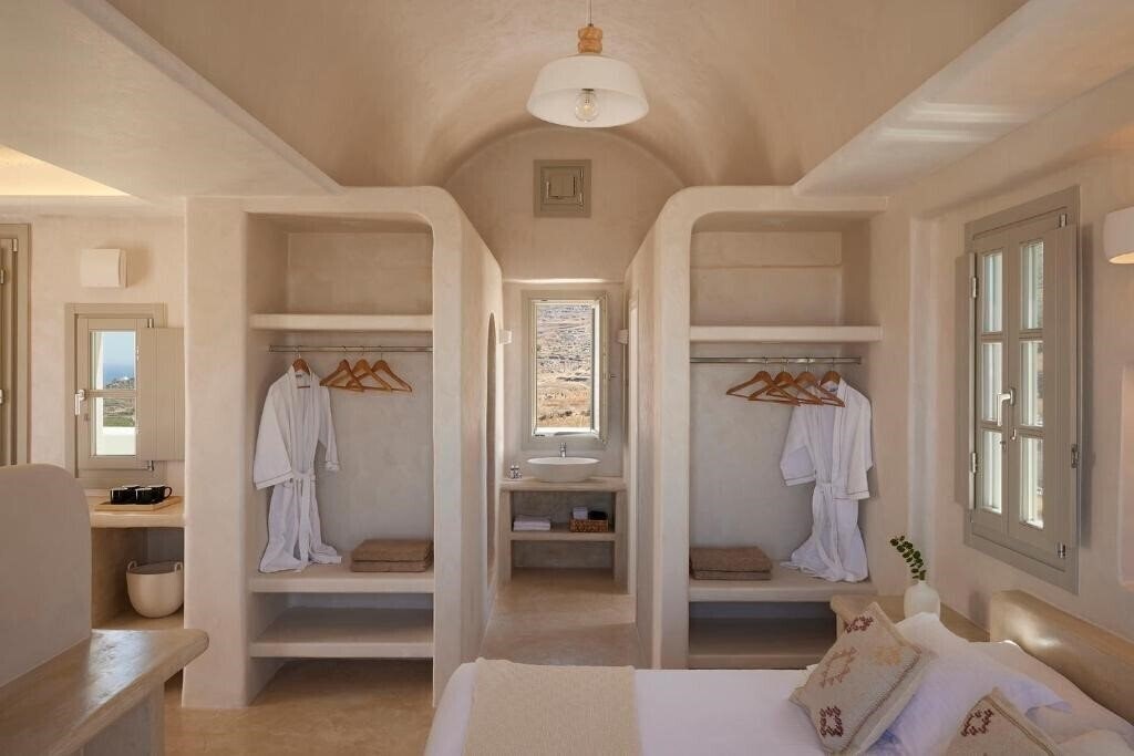 Фото Danae Suites Santorini 4*