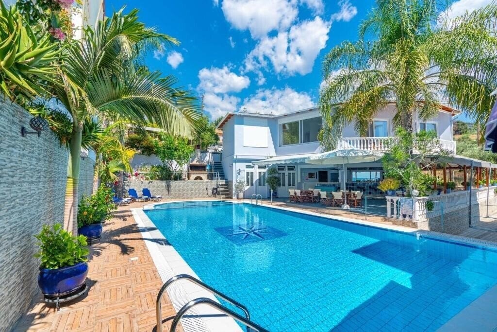 Фото Mesogeios 2000 3*