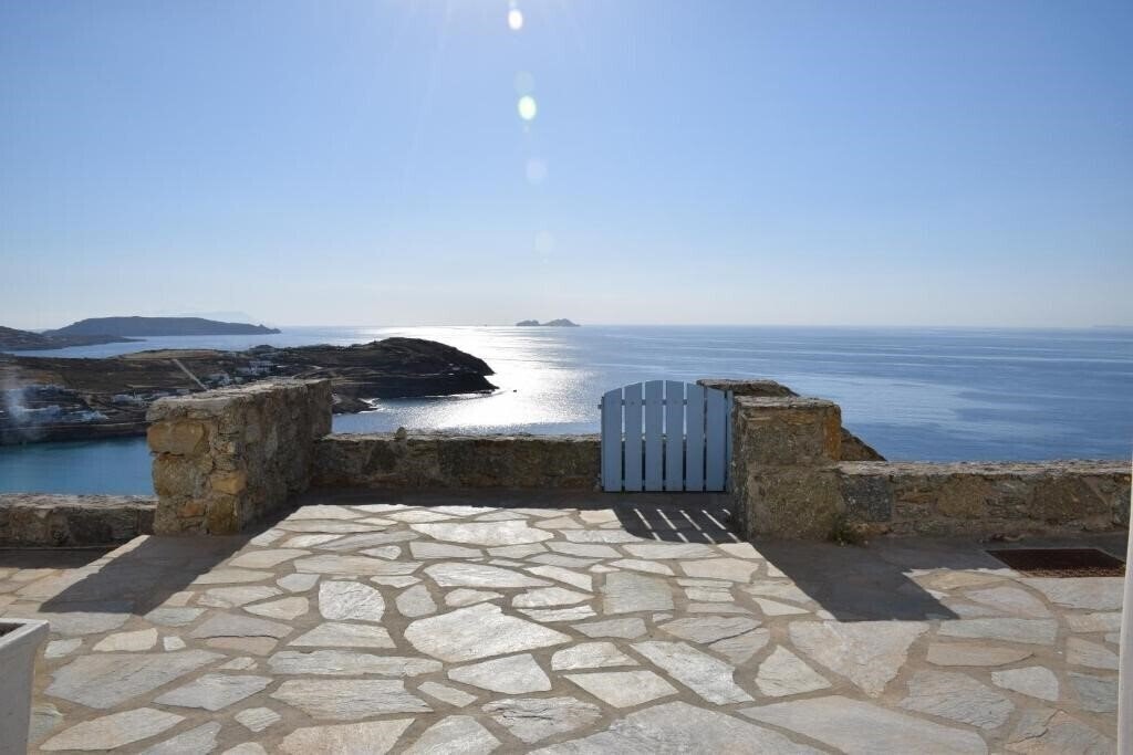 Отель Andromeda Mykonos Villas & Suites 4*
