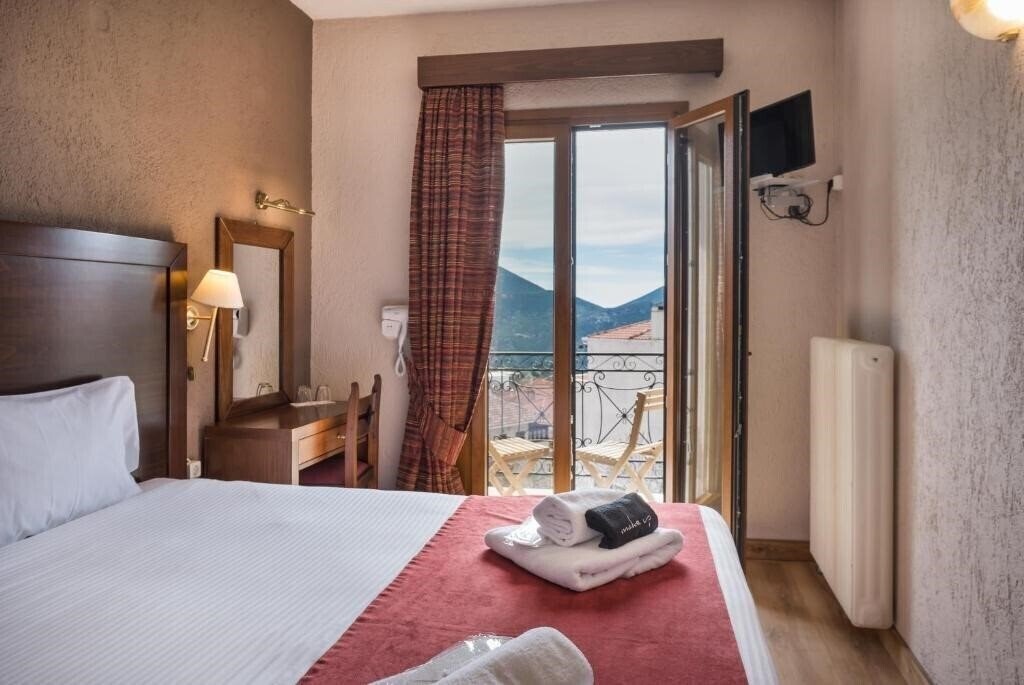 Готель Arahova Inn Hotel 3*