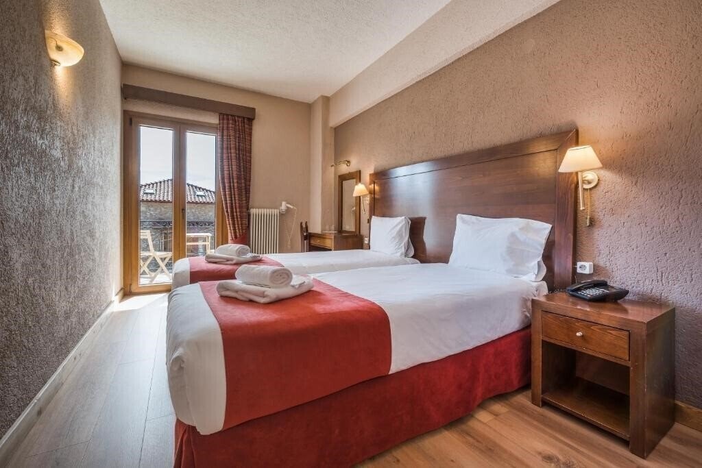 Фото Arahova Inn Hotel 3*