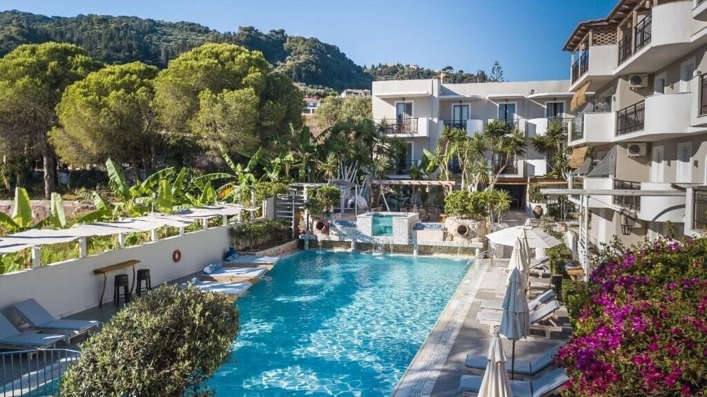 Отель Iniochos Hotel 3*