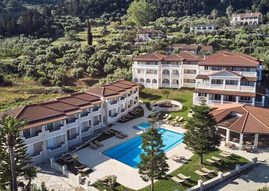 Отель Windmill Hotel 2*