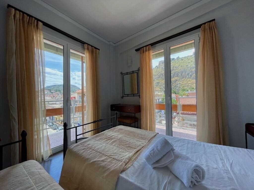 Фото Nafplia 2*