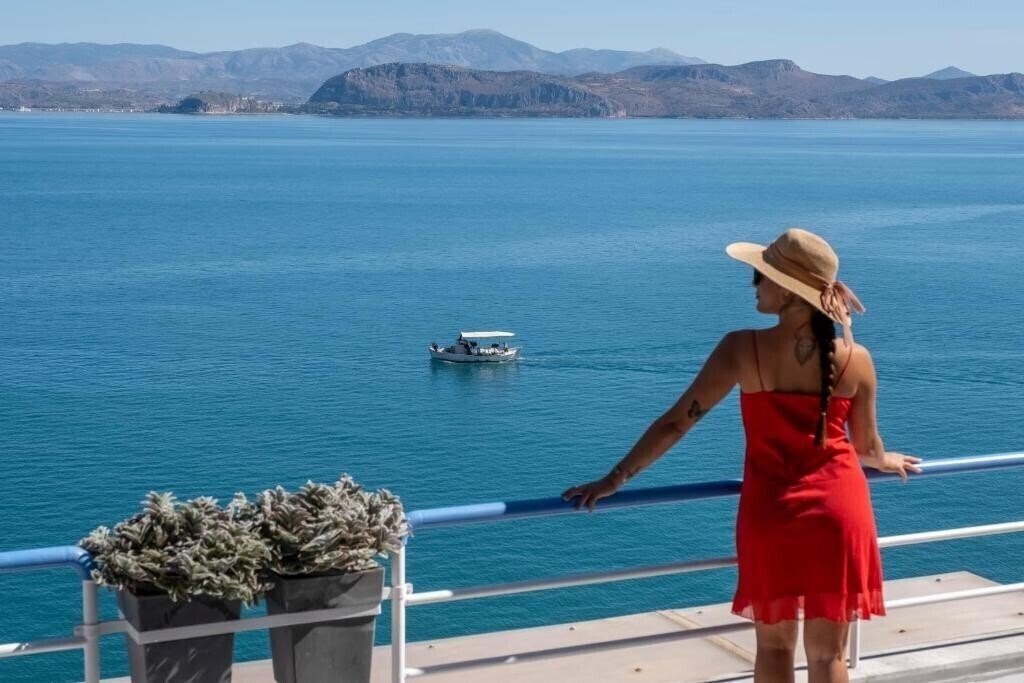 Отель Meli Apartments & Villas 3*