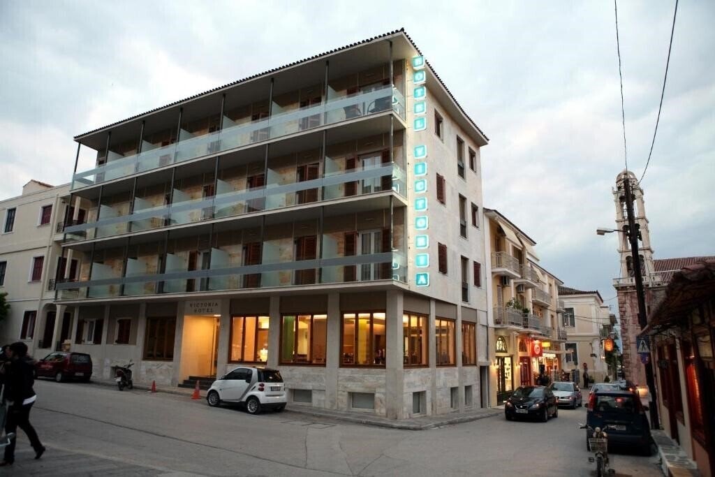 Отель Victoria Hotel 3*