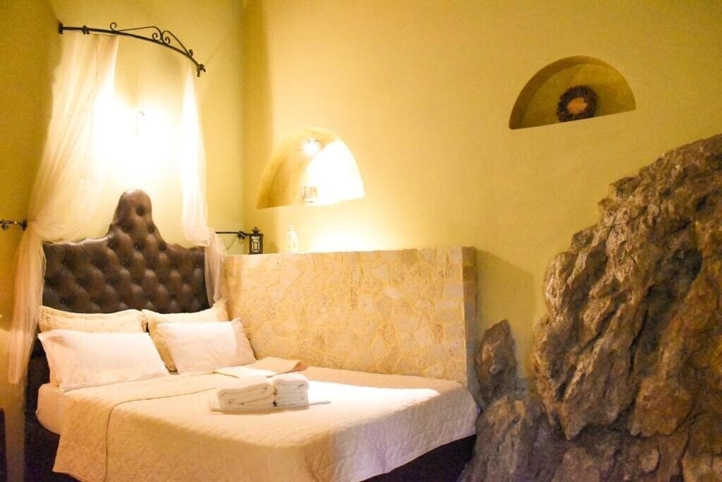 Отель Anapli Pension 2*