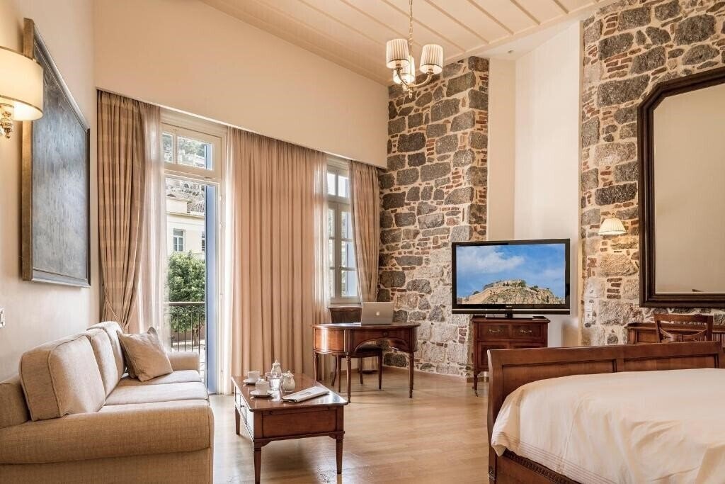 Отель Xennon Inn 4*