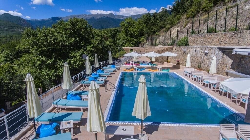 Отель Nymfes Hotel 4*
