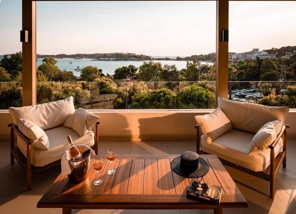 Отель Somewhere Boutique Hotel Vouliagmeni 5*