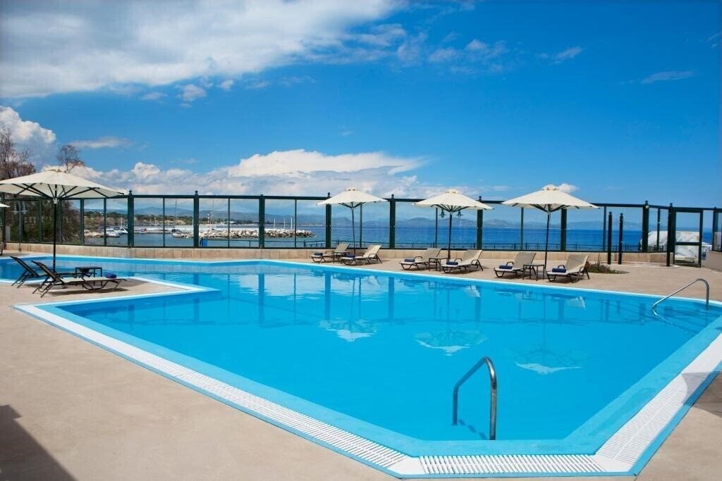 Фото Ramada Attica Riviera 5*