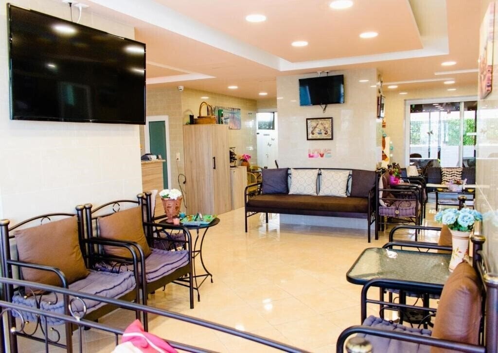 Фото Nikolakakis Rooms Lavrio 3*