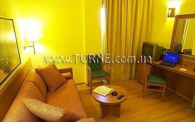 Готель Aquamarina 4*