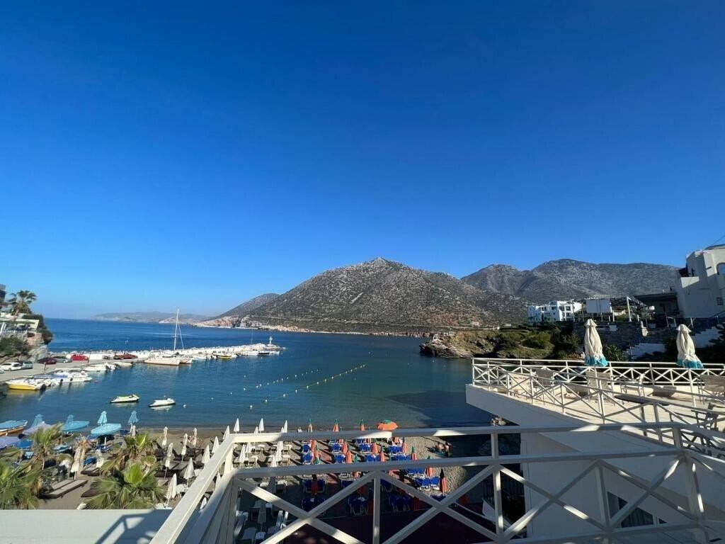 Отель Sea View Studios 3*