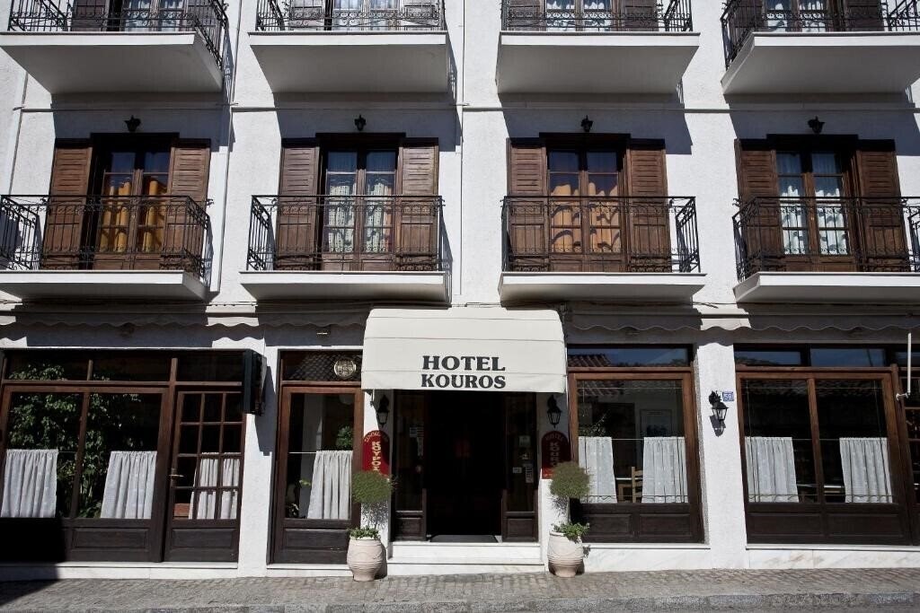 Отель Kouros Hotel 3*
