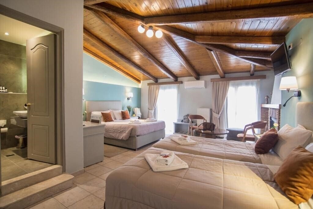 Готель Parnassos Hotel 3*