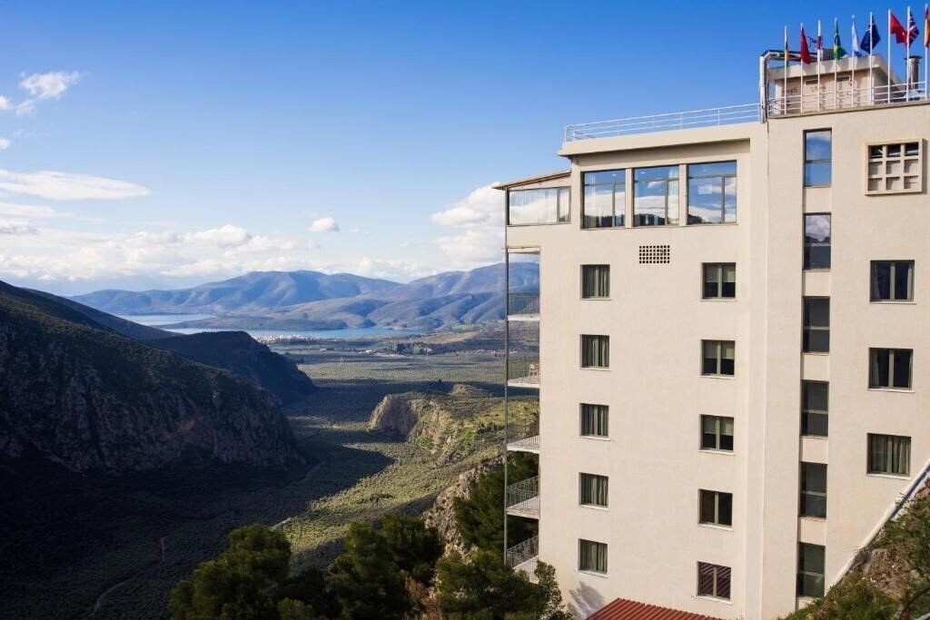 Готель V Hotel Delphi 4*