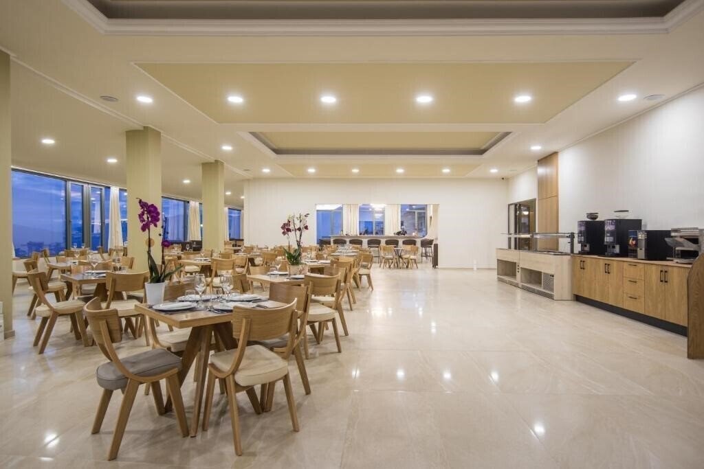 Зображення V Hotel Delphi 4*