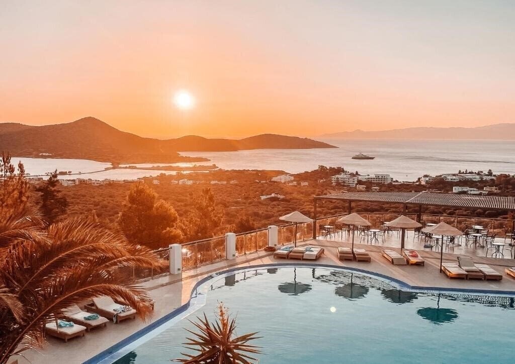 Готель Elounda Residence Resort & Waterpark 4*