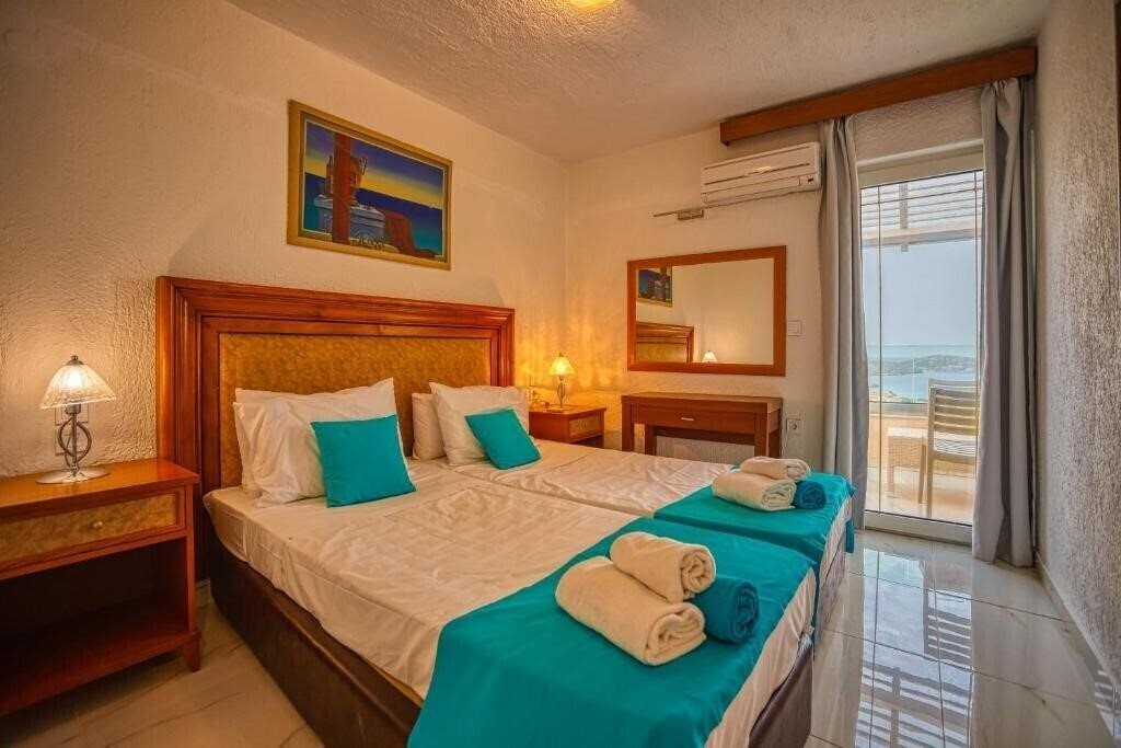 Фото Elounda Residence Resort & Waterpark 4*