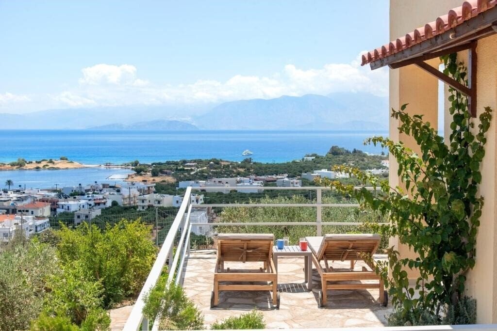 Готель Elounda Heights 4*