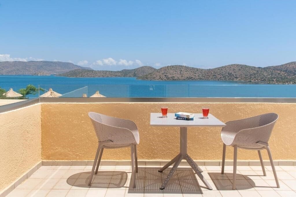 Фото Elounda Heights 4*
