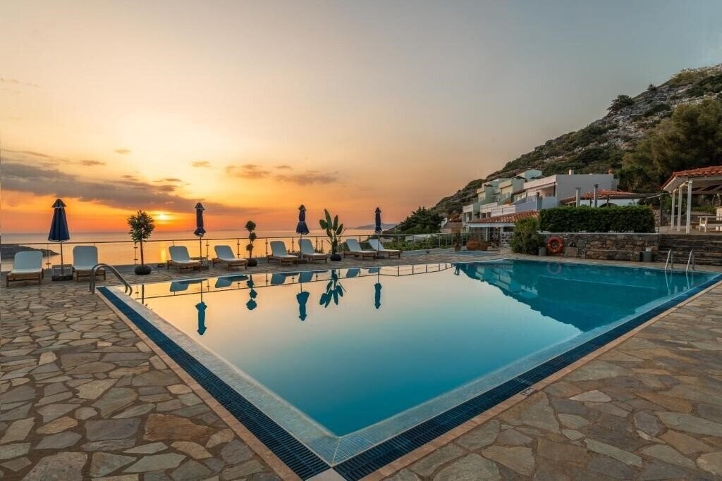 Фото Adrakos Apartments 3*