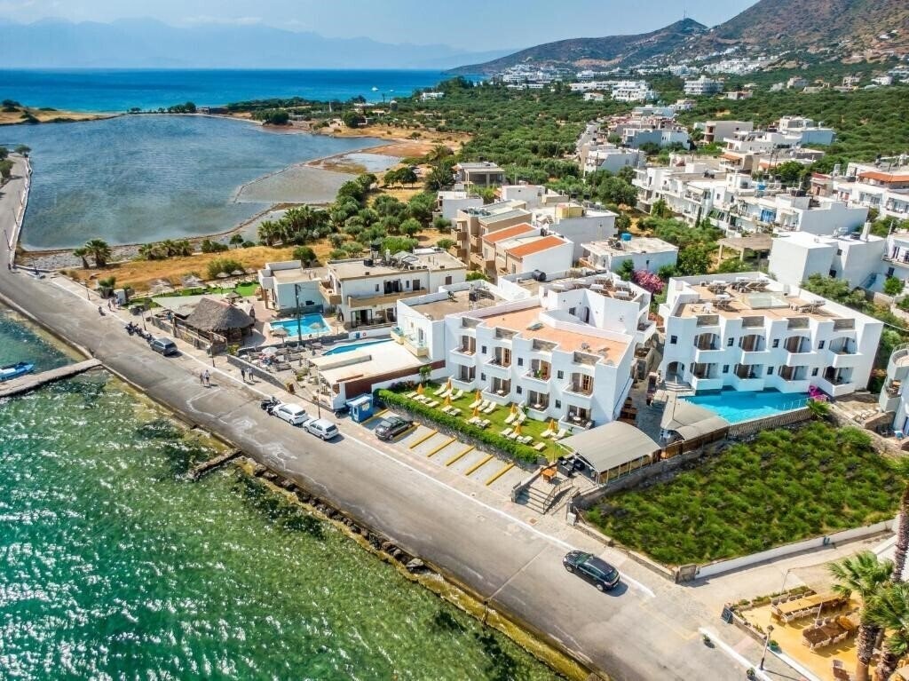 Отель Alikes Suites & Studios 4*