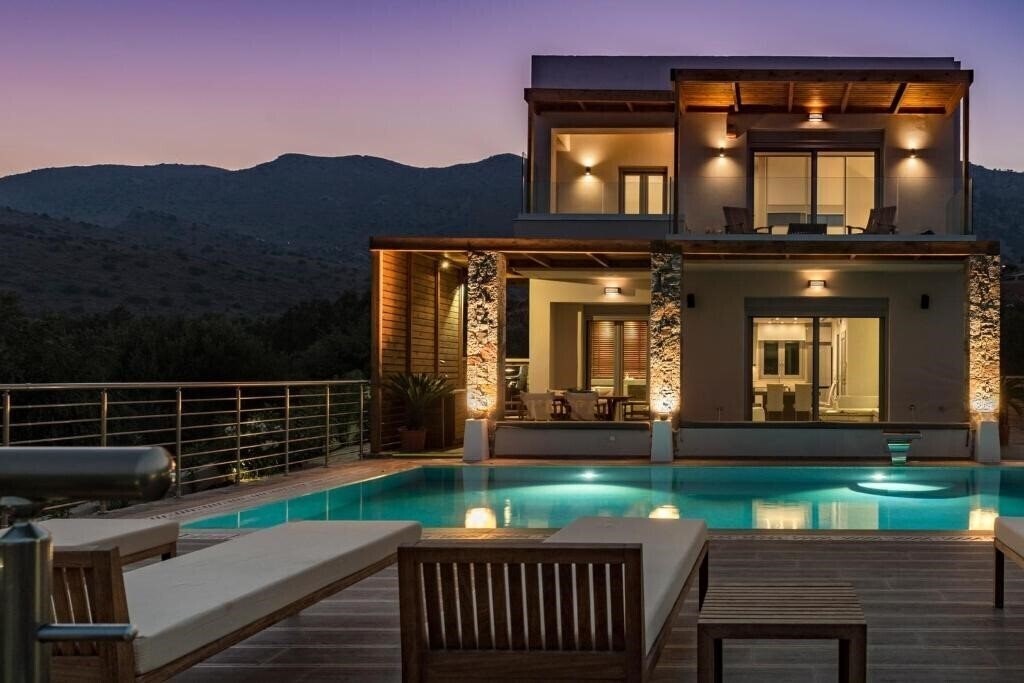 Готель Elounda SPA Villa 4*