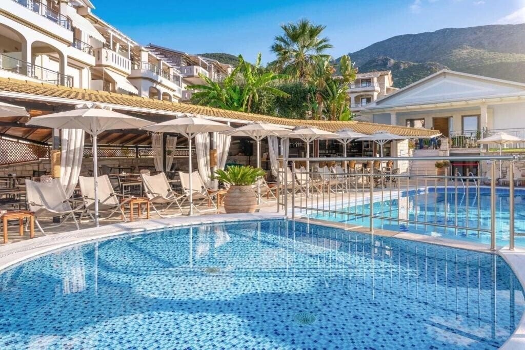 Отель Adams Hotel 4*