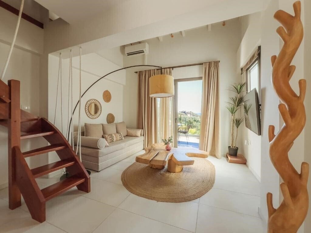 Фото Golden Bay Suites And Maisonettes (Parga) 4*