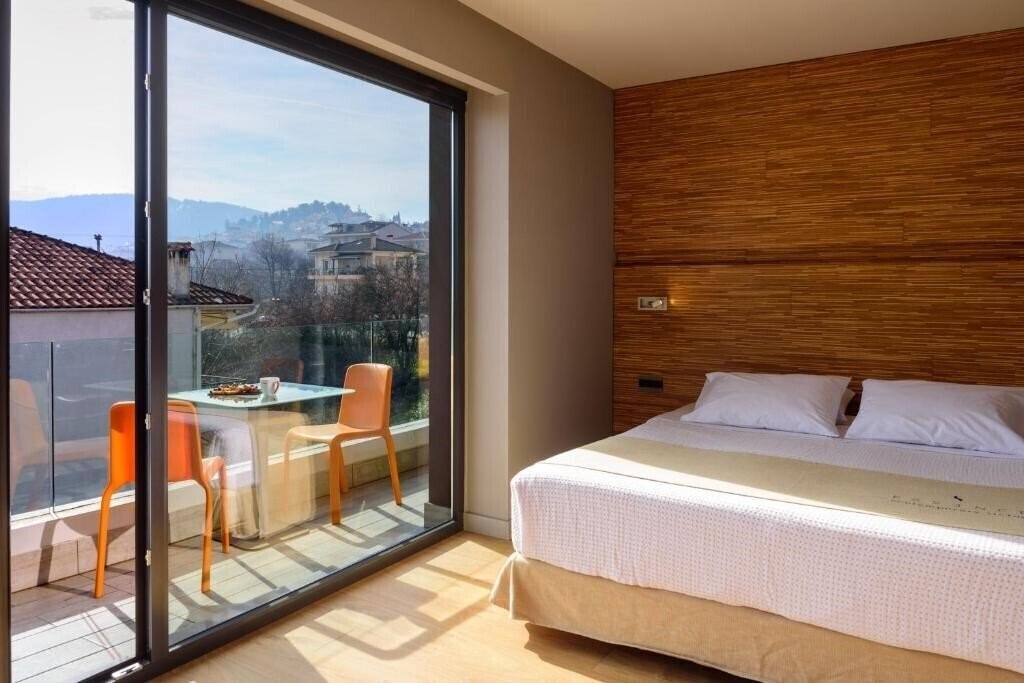 Отель Essence Hotel 4*