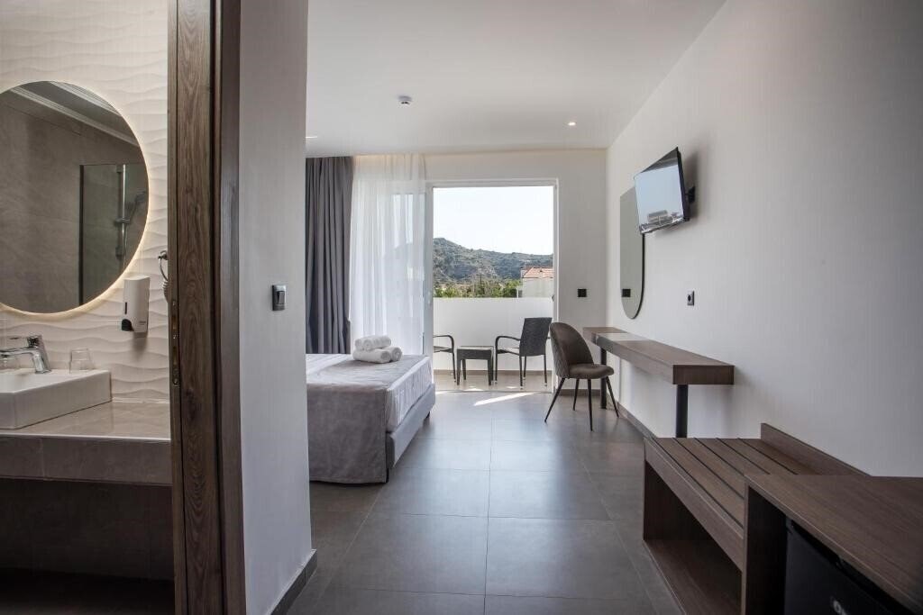 Фотографія Lime Hotel 3*