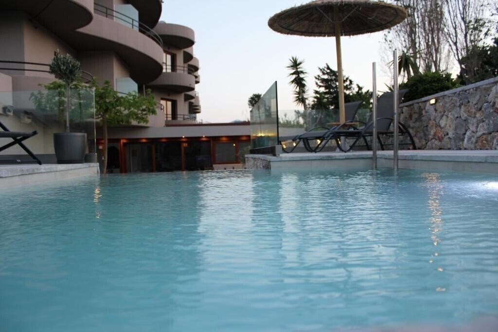 Отель John & Mary'S Studios & Apartments 2*