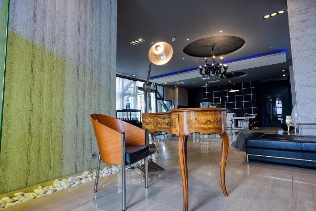 Отель Gallery Art Hotel 4*