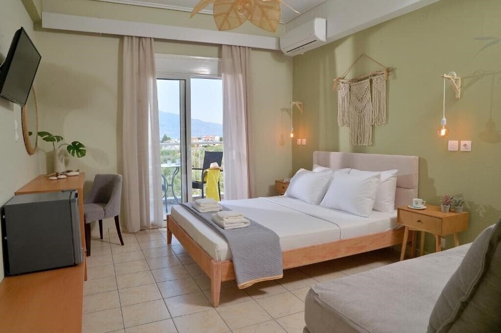 Отель Hotel Kalloni 3*