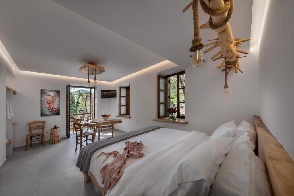 Картинка Palios Stathmos 4*