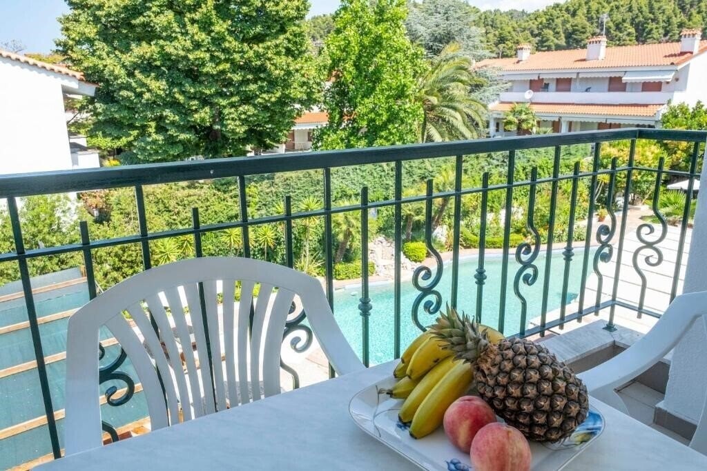 Фото Aristides Hotel Fourka 1*