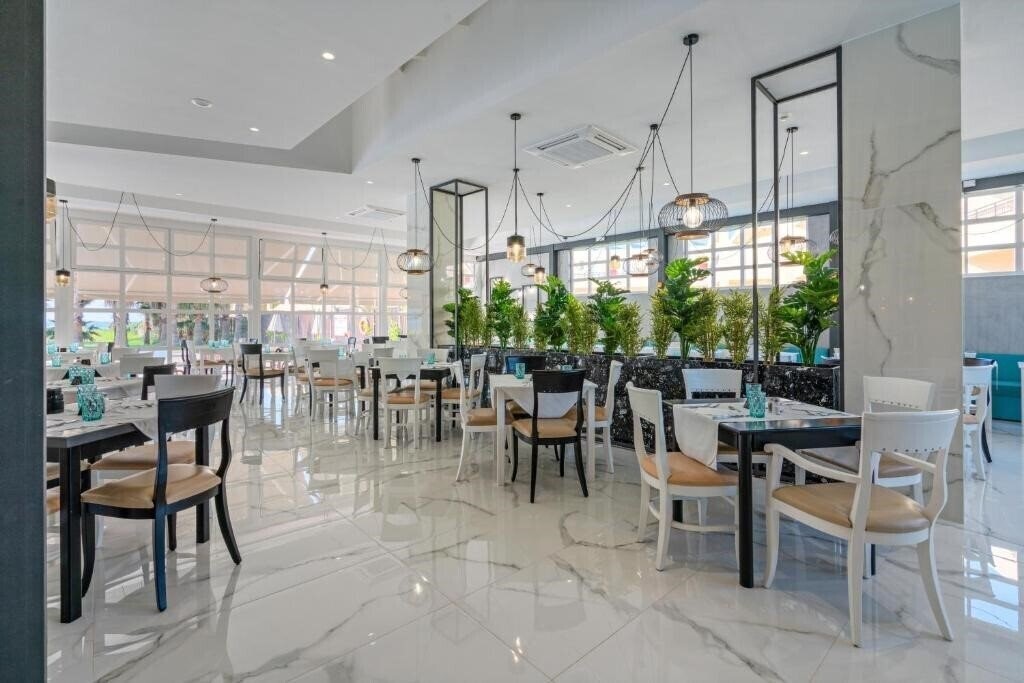 Изображение Delfina Tropic Beach 4*